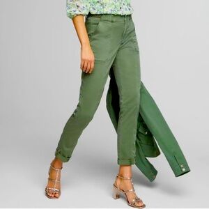White House Black Market Mid-Rise Pret-A-Pedi Straight Crop Pant Green 10 NEW